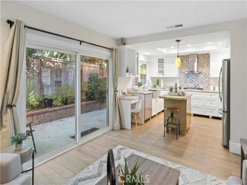 61 Bridgeport , Irvine, CA