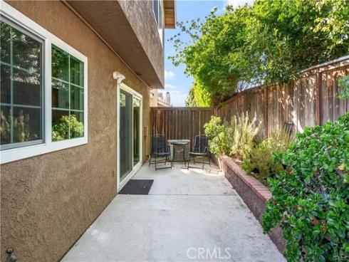 61  Bridgeport  , Irvine, CA