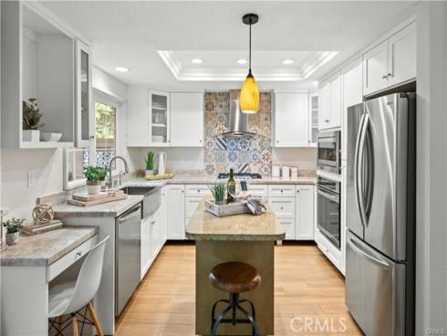 61 Bridgeport , Irvine, CA