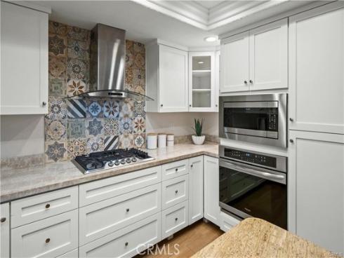61 Bridgeport , Irvine, CA