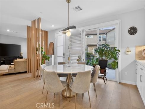 382 Chorus , Irvine, CA