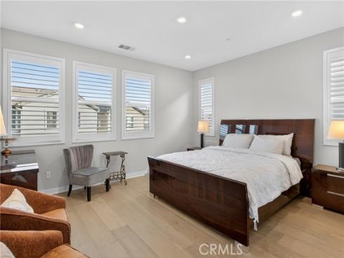 382 Chorus , Irvine, CA