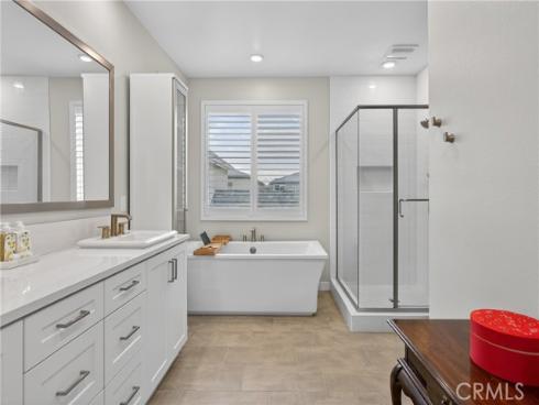 382 Chorus , Irvine, CA
