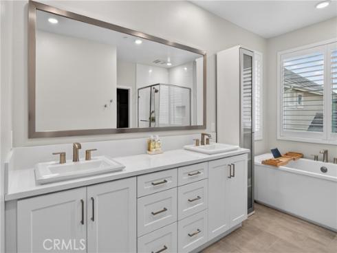 382 Chorus , Irvine, CA