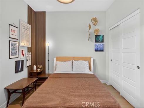 382 Chorus , Irvine, CA