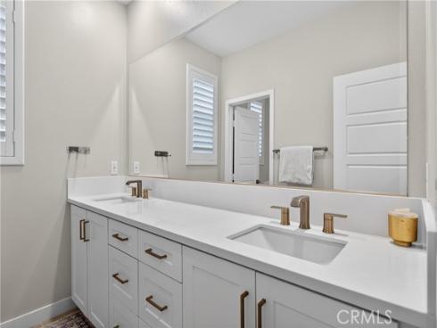 382 Chorus , Irvine, CA