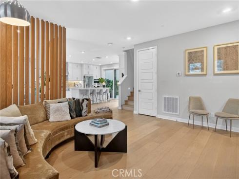 382 Chorus , Irvine, CA