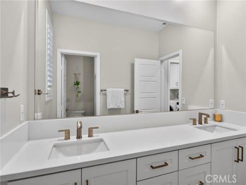 382 Chorus , Irvine, CA