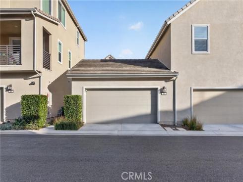 382 Chorus , Irvine, CA