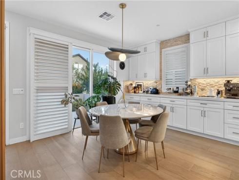 382 Chorus , Irvine, CA