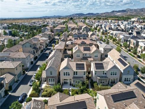 382 Chorus , Irvine, CA