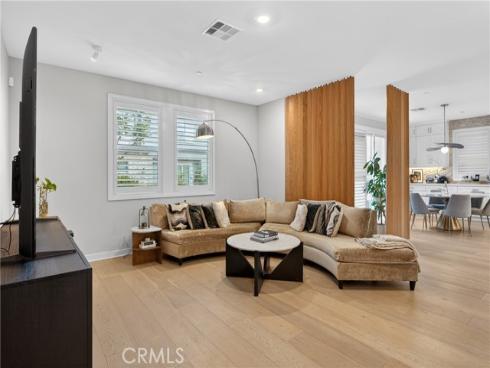 382 Chorus , Irvine, CA