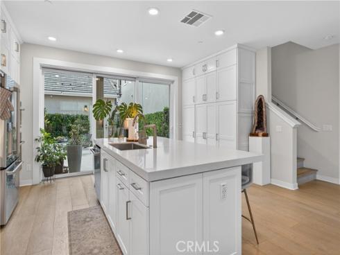 382 Chorus , Irvine, CA