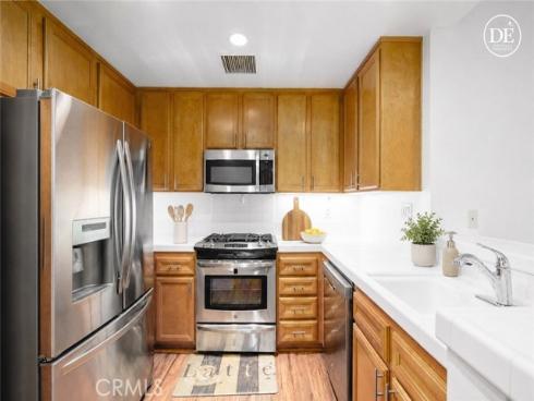 127 Jadestone , Irvine, CA