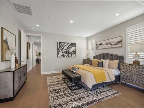 370 Sawbuck , Irvine, CA