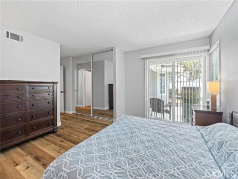 14 Aldergrove 29 , Irvine, CA