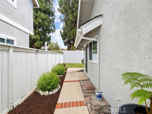 14 Aldergrove 29 , Irvine, CA