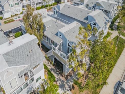 83 Huntington 278 , Irvine, CA