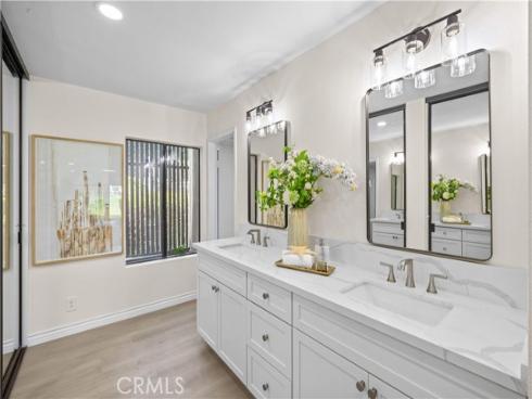 18 Solana , Irvine, CA