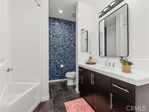 21 Gramercy 220 , Irvine, CA