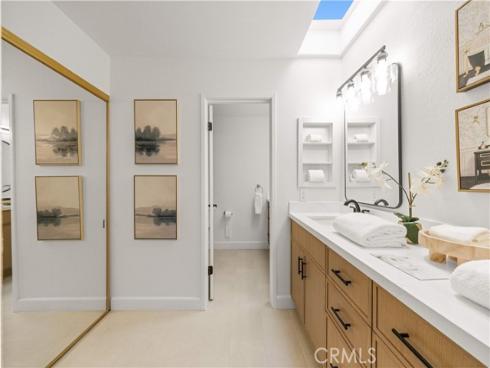 4181 Sandburg Way, Irvine, CA