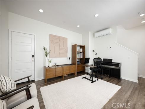 108  Cadence  , Irvine, CA
