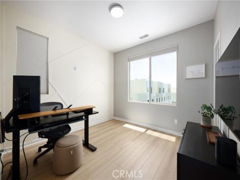 108  Cadence  , Irvine, CA