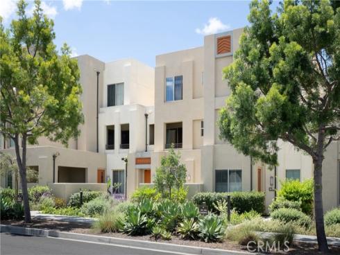 108  Cadence  , Irvine, CA
