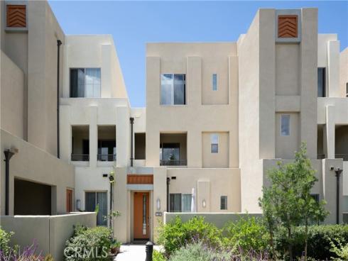 108  Cadence  , Irvine, CA