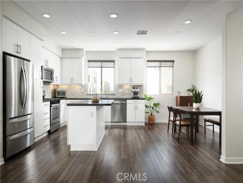108  Cadence  , Irvine, CA
