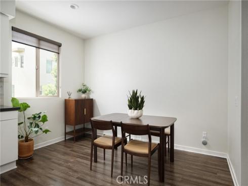 108  Cadence  , Irvine, CA
