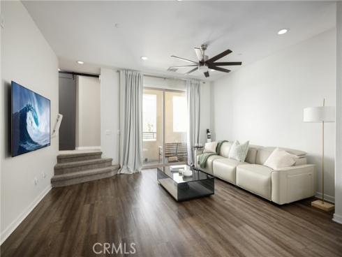 108  Cadence  , Irvine, CA