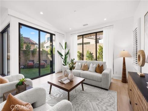217 Piazza , Irvine, CA