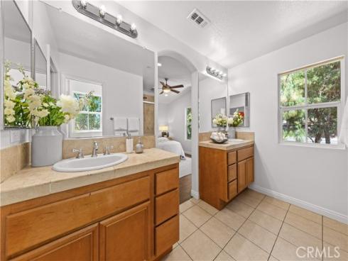 40 Trailing Vine , Irvine, CA
