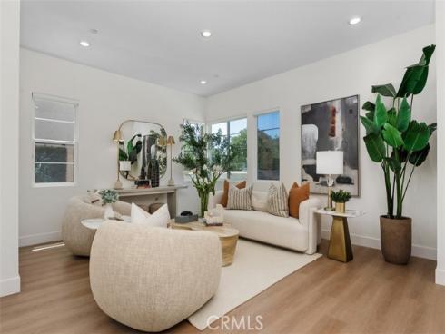 121 Bosal , Irvine, CA