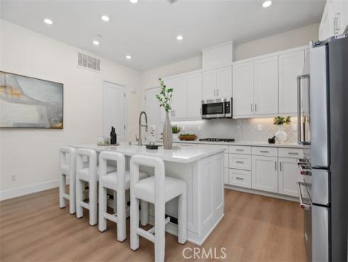 121 Bosal , Irvine, CA