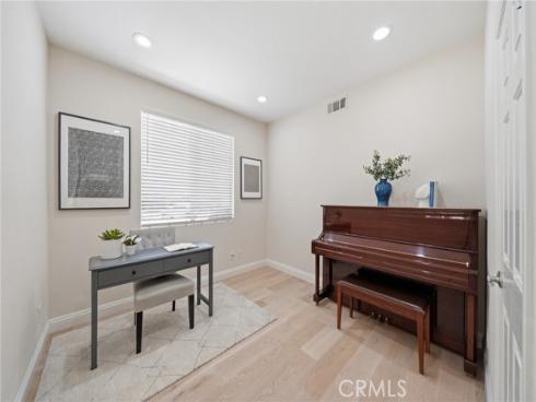 6 Bowie , Irvine, CA