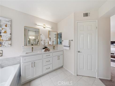 6 Bowie , Irvine, CA