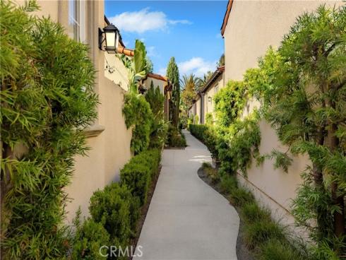 77 Canyoncrest , Irvine, CA