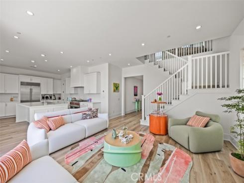 135 Oakstone , Irvine, CA