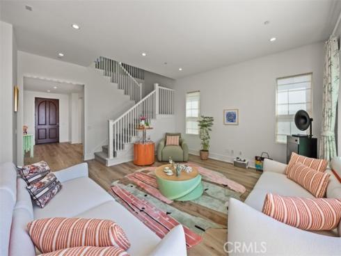135 Oakstone , Irvine, CA