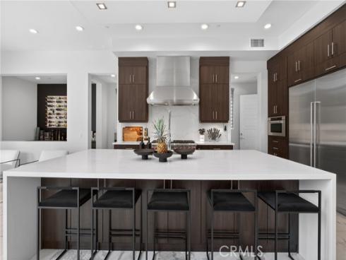 61 Iluna , Irvine, CA
