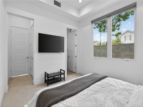 61 Iluna , Irvine, CA