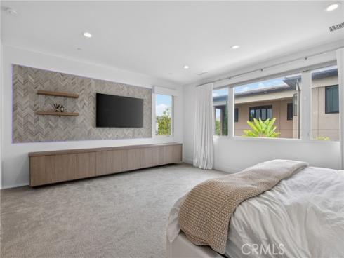 61 Iluna , Irvine, CA