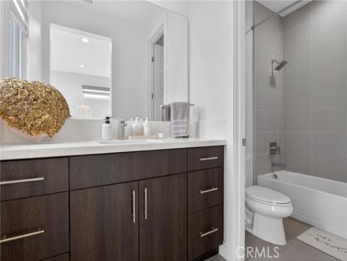 61 Iluna , Irvine, CA