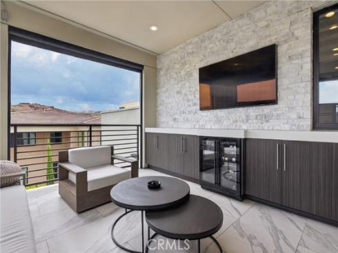 61 Iluna , Irvine, CA