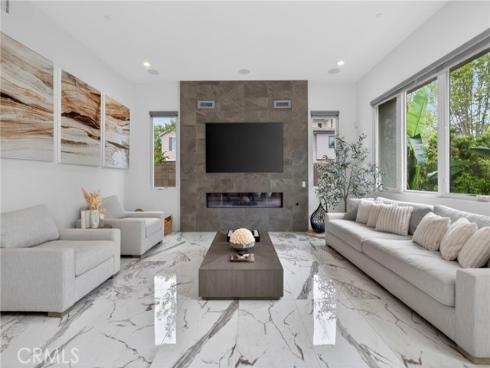 61 Iluna , Irvine, CA
