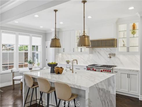 8 N Bayleaf , Irvine, CA