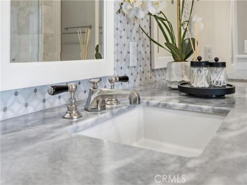 8 N Bayleaf , Irvine, CA