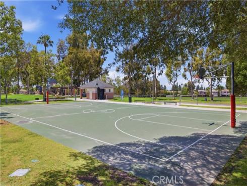 8 N Bayleaf , Irvine, CA